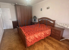 Трехкомнатная квартира в центре Сочи