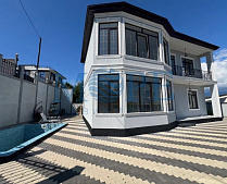 Дом в Адлере с бассейном